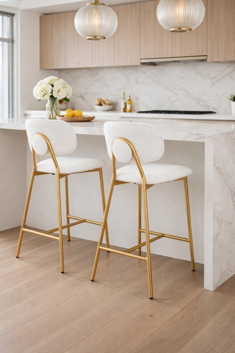 Krzesło barowe hoker FABIOLA BOUCLE białe tapicerowane złota podstawa