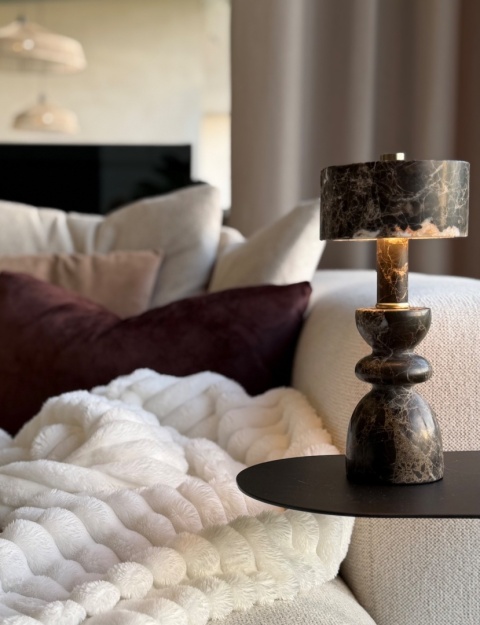 LIA BROWN MARBLE – bezprzewodowa lampa stołowa z naturalnego marmuru LED